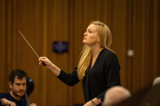 Eímear Noone im Gespräch über Videospielmusik und die Arbeit als Dirigentin.